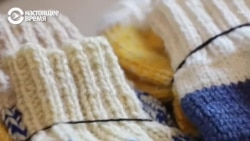 "Ребята пишут нам: "А можете выслать еще шапки? Речь о заботе и о том, что у них реально мерзли уши!"