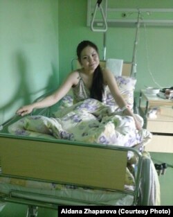 Айдана Жапарова после операции на позвоночнике