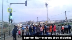 Жители Сотниково в Бурятии перекрыли дорогу