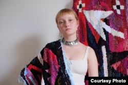 Айша Дёмина и ее работа "Стрела" (Şĕmren)