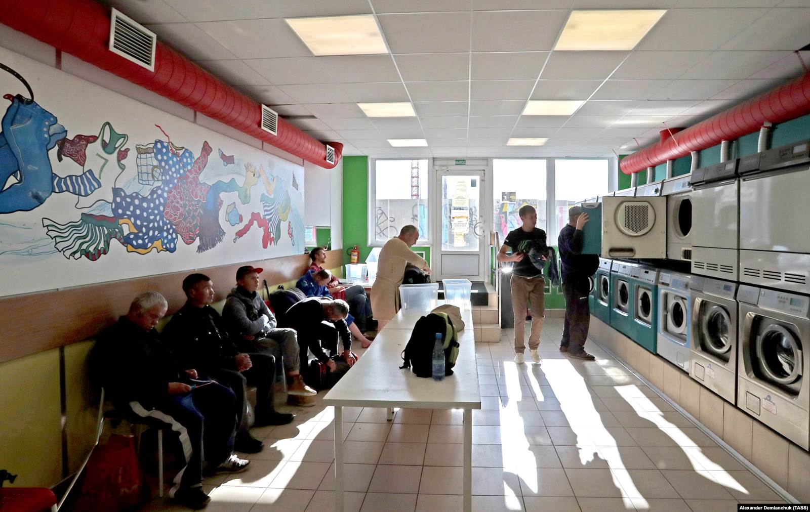 "Культурная прачечная" для бездомных в Санкт-Петербурге. Фото: ТАСС