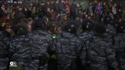 Митинги "Он нам не Димон" на экранах мировых и федеральных телеканалов: в чем разница