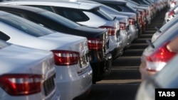 Автомобили Lada Vesta Cross в дилерских центрах "АвтоВАЗ" в России