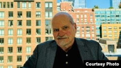 Александр Генис