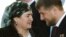 Глава Чечни Рамзан Кадыров с матерью Аймани после церемонии инаугурации в Гудермесе, 2007 год
