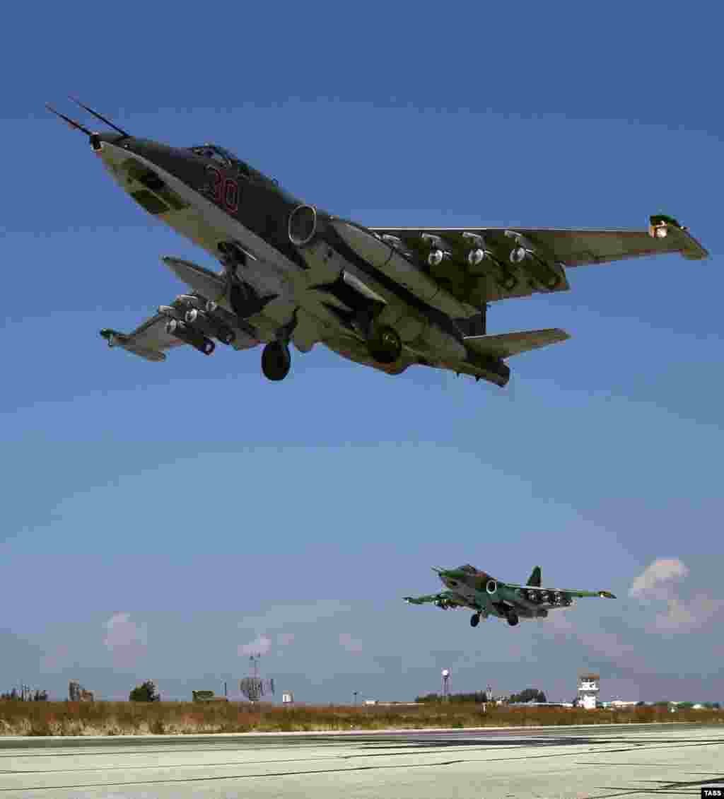 30 сентября 2015 года&nbsp;Россия начала бомбардировки в Сирии. Кремль заявляет, что наносит удары по целям &quot;Исламского Государства&quot;, на Западе считают, что это не так.