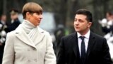 ESTONIA -- Ukrainian President Volodymyr Zelenskiy (R) and Estonian President Kersti Kaljulaid walk during a welcoming ceremony in Tallinn, November 26, 2019